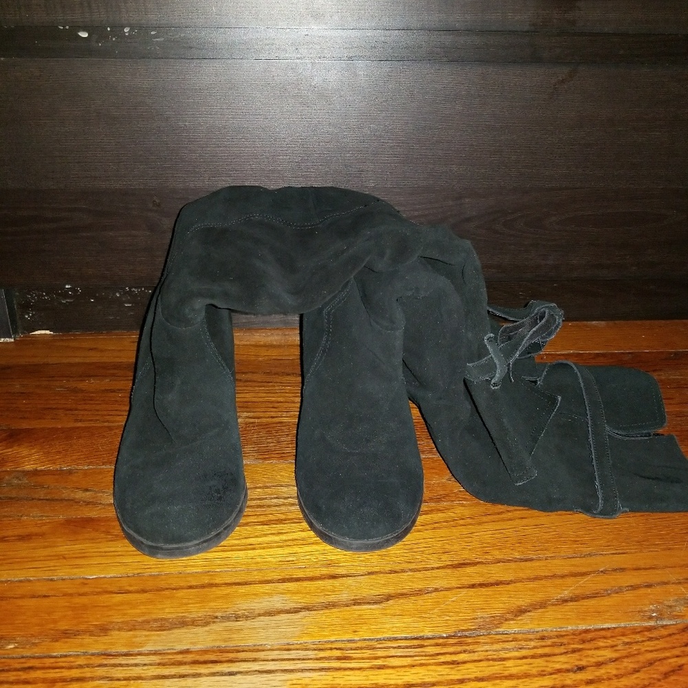 Suede boots